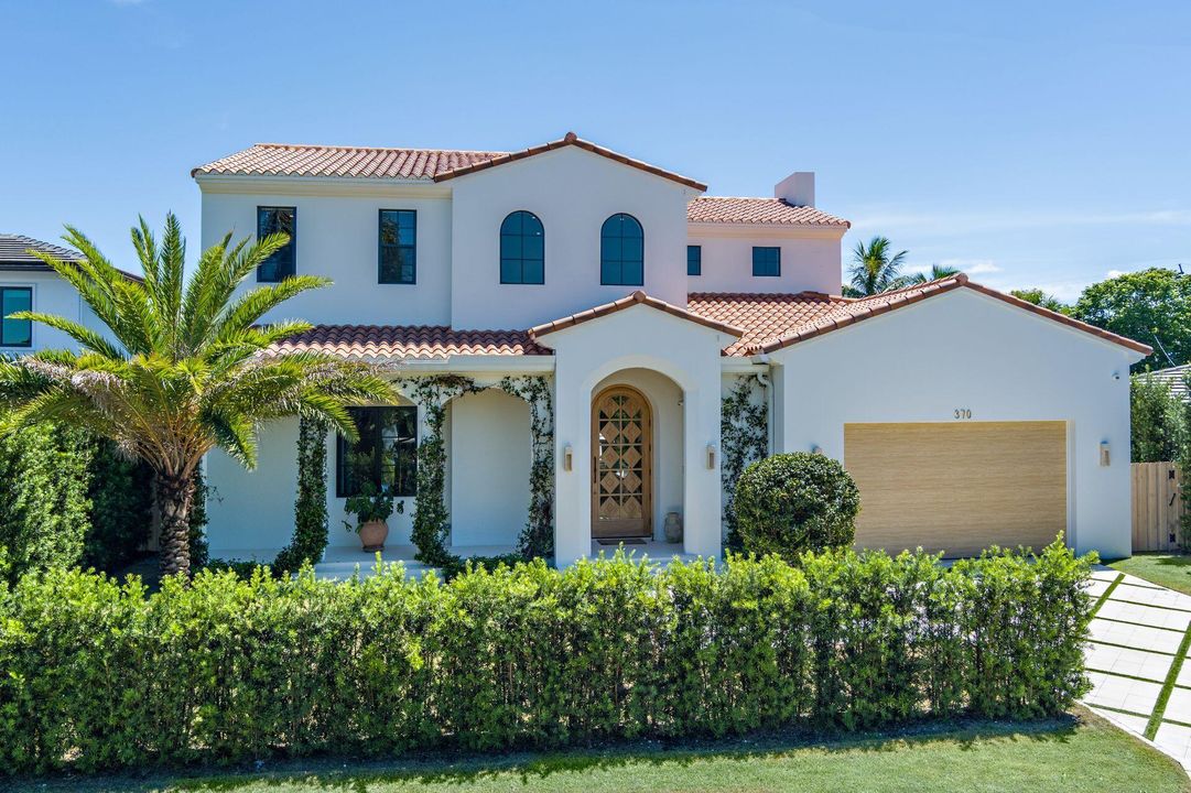 Active With Contract: $5,850,000 (4 beds, 3 baths, 3935 Square Feet)
