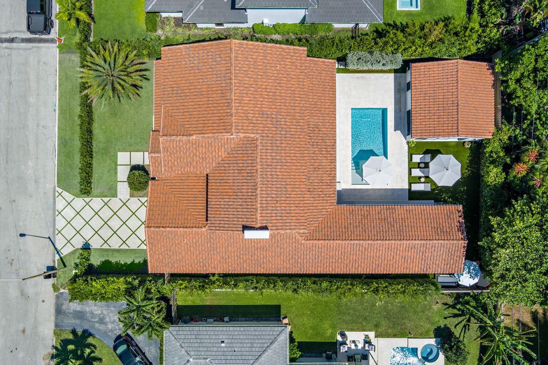 Active With Contract: $5,850,000 (4 beds, 3 baths, 3935 Square Feet)