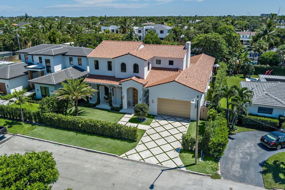 Active With Contract: $5,850,000 (4 beds, 3 baths, 3935 Square Feet)