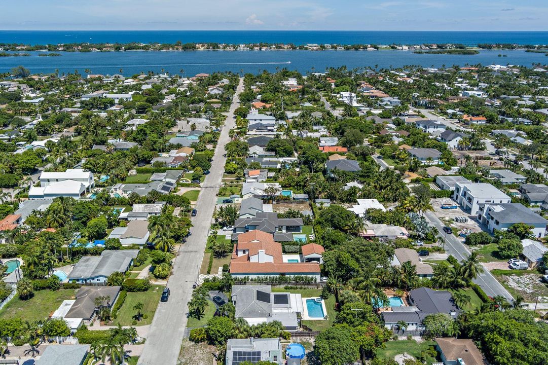 Active With Contract: $5,850,000 (4 beds, 3 baths, 3935 Square Feet)