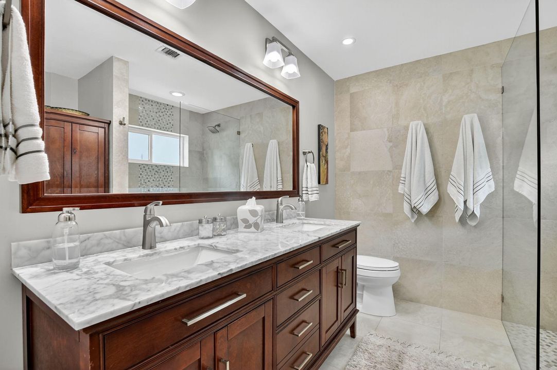 合同活跃: $799,900 (3 贝兹, 2 浴室, 1752 平方英尺)