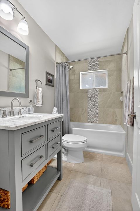 合同活跃: $799,900 (3 贝兹, 2 浴室, 1752 平方英尺)