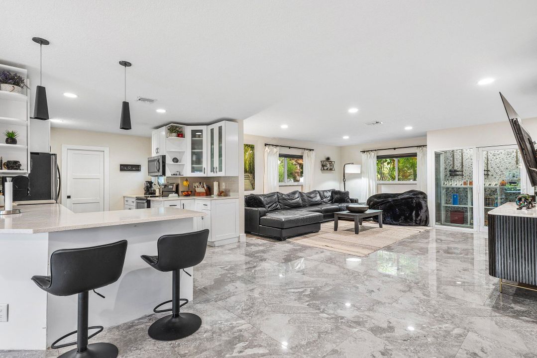 待售: $1,699,000 (4 贝兹, 3 浴室, 2268 平方英尺)