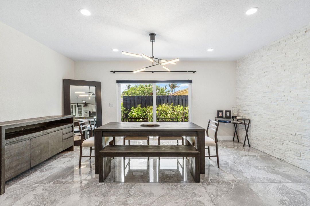 待售: $1,699,000 (4 贝兹, 3 浴室, 2268 平方英尺)