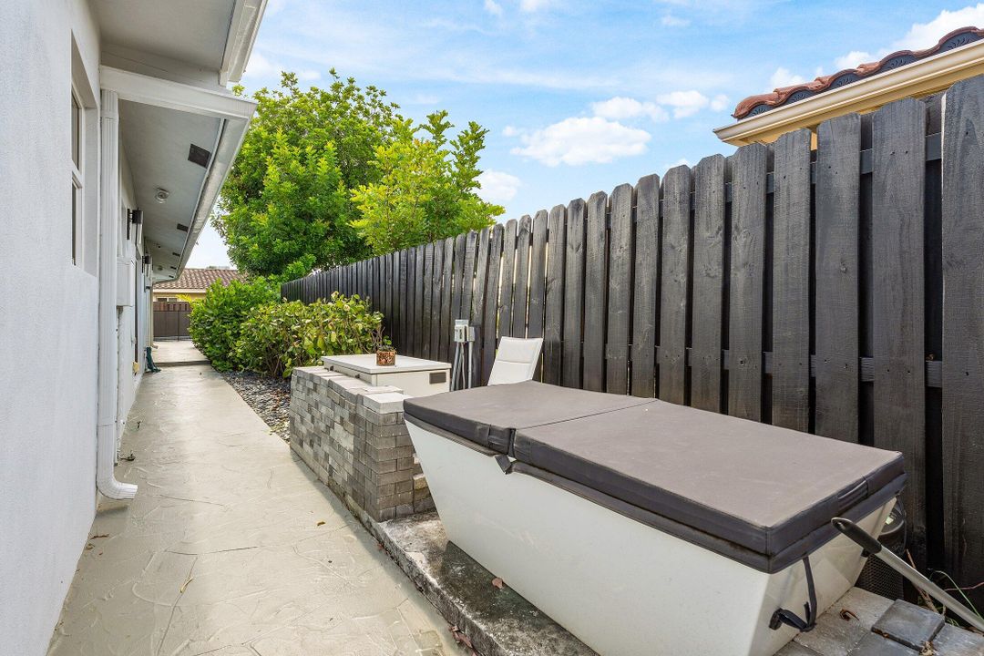 待售: $1,699,000 (4 贝兹, 3 浴室, 2268 平方英尺)