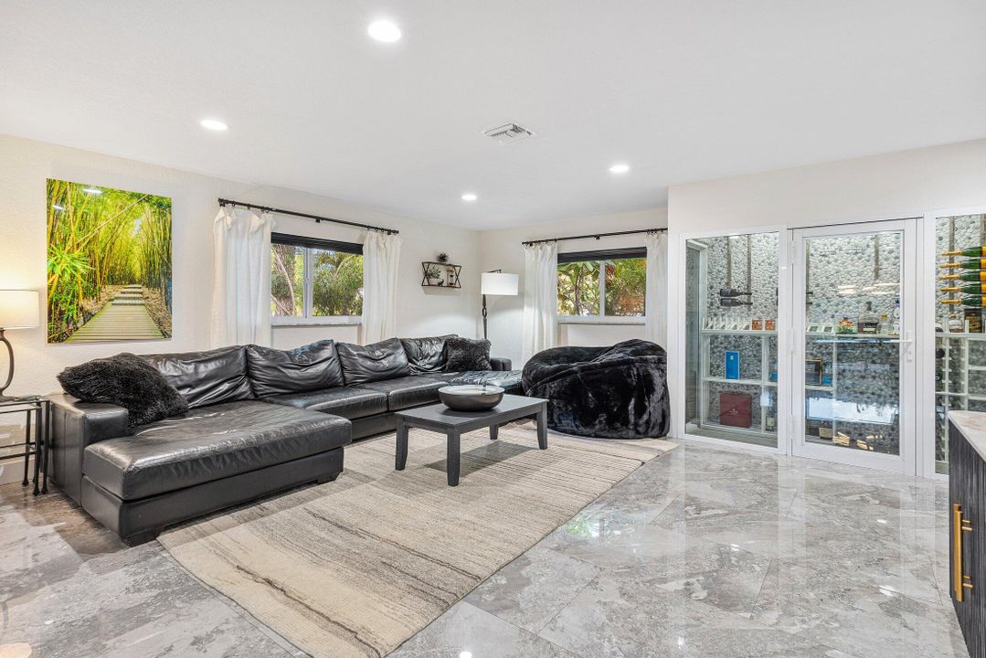 待售: $1,699,000 (4 贝兹, 3 浴室, 2268 平方英尺)