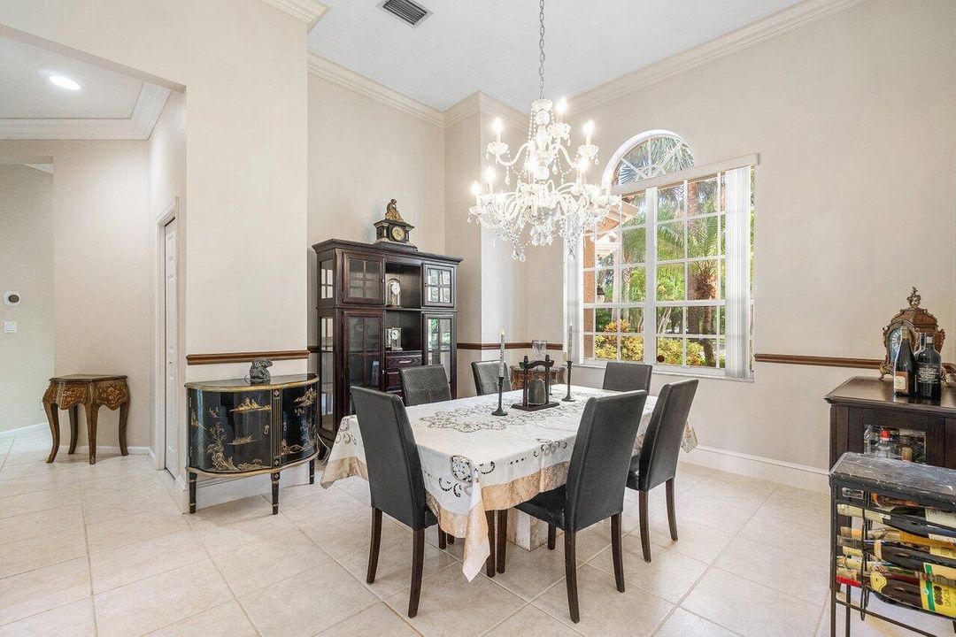 Activo con contrato: $1,150,000 (5 camas, 3 baños, 3178 Pies cuadrados)