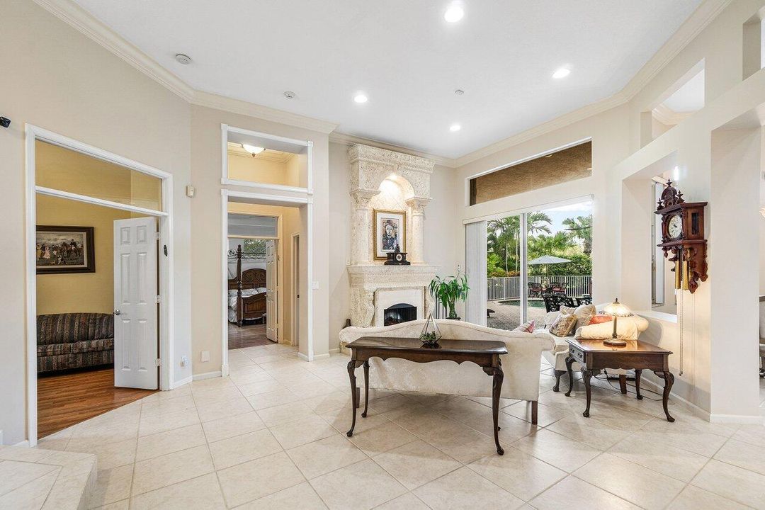 Activo con contrato: $1,150,000 (5 camas, 3 baños, 3178 Pies cuadrados)