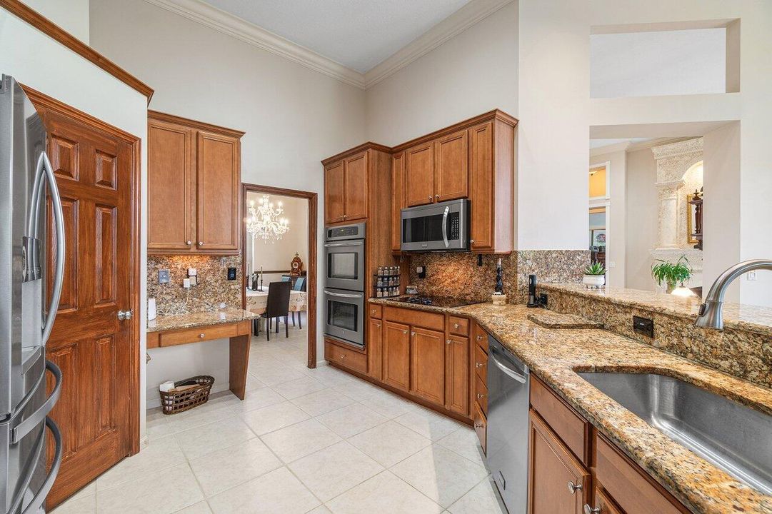 Activo con contrato: $1,150,000 (5 camas, 3 baños, 3178 Pies cuadrados)