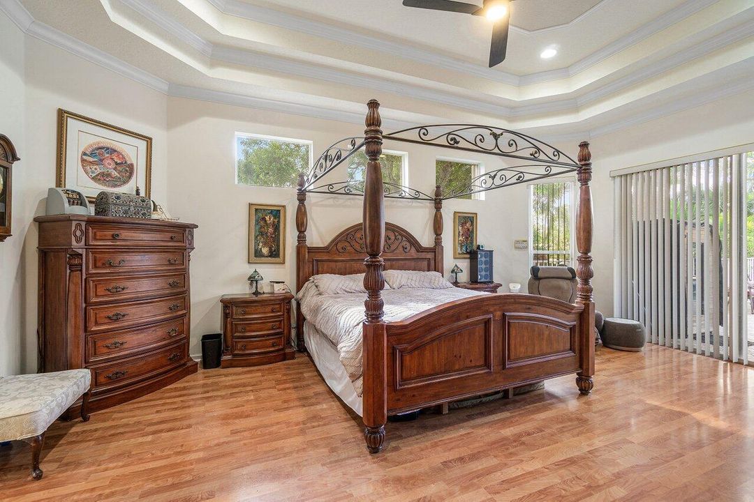 Activo con contrato: $1,150,000 (5 camas, 3 baños, 3178 Pies cuadrados)