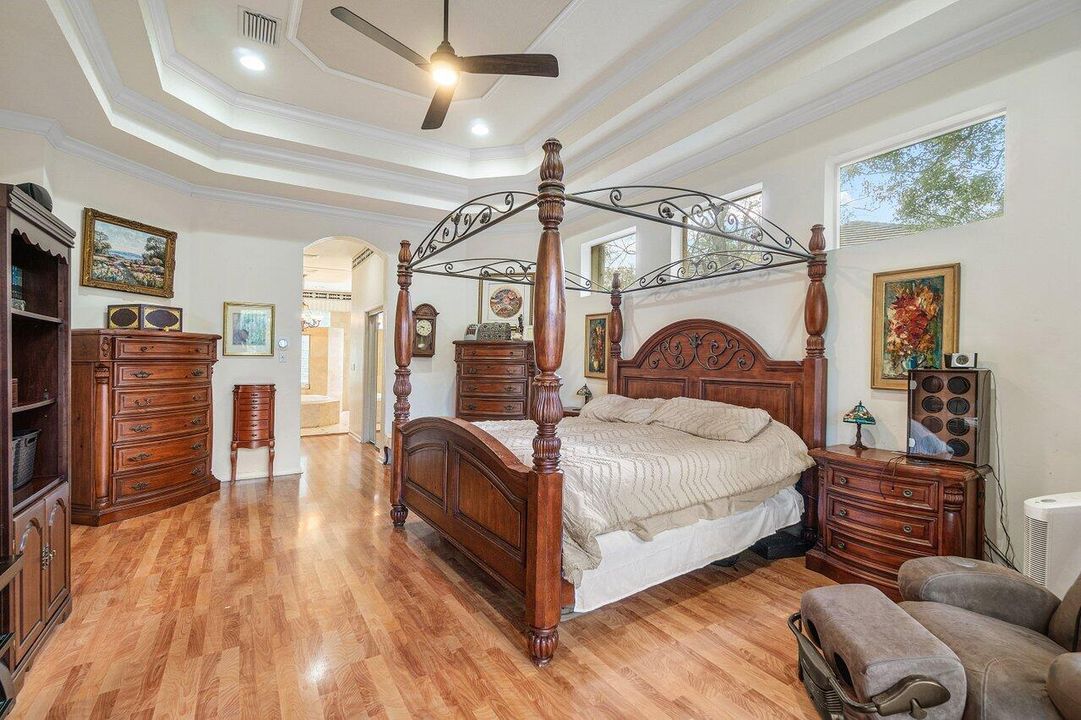 Activo con contrato: $1,150,000 (5 camas, 3 baños, 3178 Pies cuadrados)