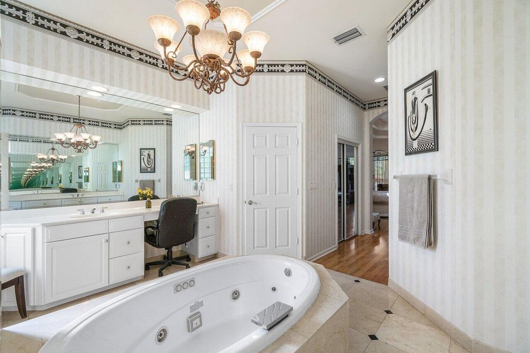 Activo con contrato: $1,150,000 (5 camas, 3 baños, 3178 Pies cuadrados)