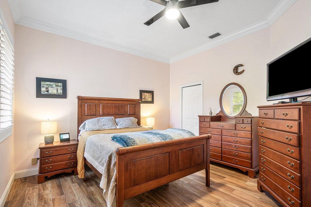 Activo con contrato: $1,150,000 (5 camas, 3 baños, 3178 Pies cuadrados)