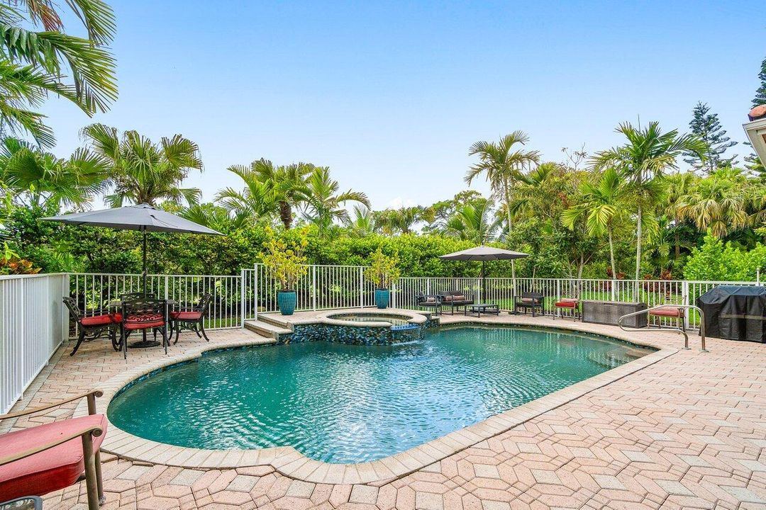 Activo con contrato: $1,150,000 (5 camas, 3 baños, 3178 Pies cuadrados)