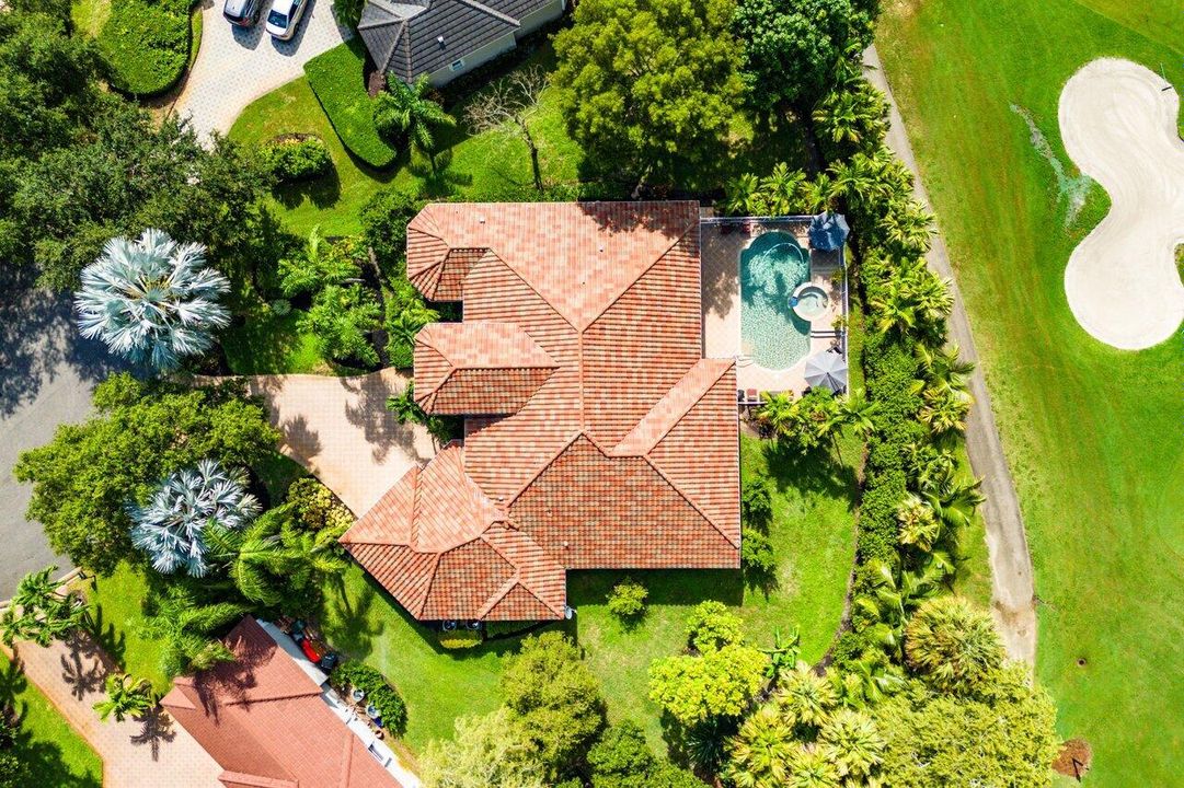 Activo con contrato: $1,150,000 (5 camas, 3 baños, 3178 Pies cuadrados)