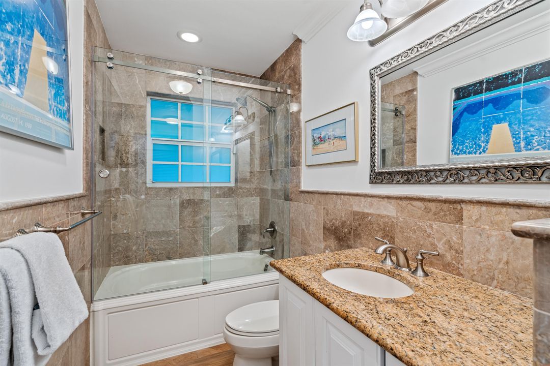 合同活跃: $2,495,000 (4 贝兹, 3 浴室, 2796 平方英尺)