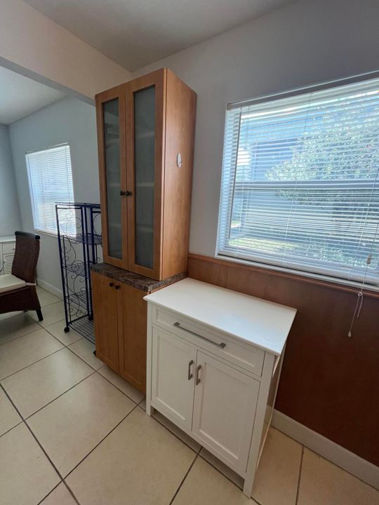 待售: $83,800 (2 贝兹, 2 浴室, 880 平方英尺)