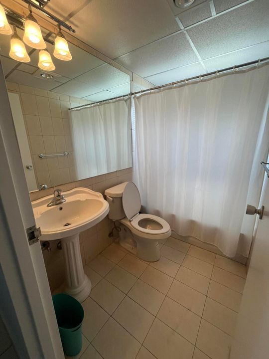 待售: $83,800 (2 贝兹, 2 浴室, 880 平方英尺)