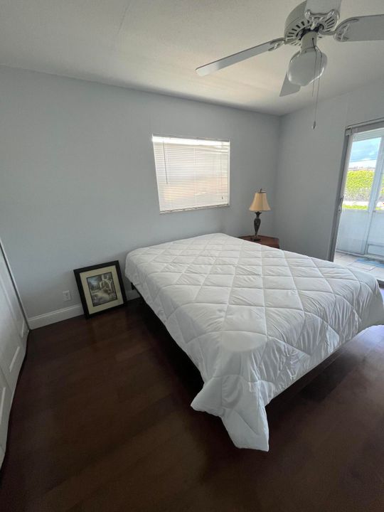 待售: $83,800 (2 贝兹, 2 浴室, 880 平方英尺)