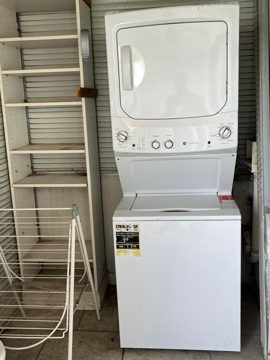 待售: $83,800 (2 贝兹, 2 浴室, 880 平方英尺)