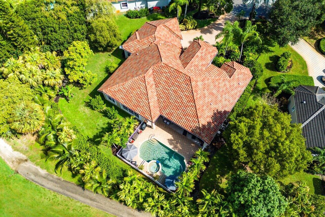 Activo con contrato: $1,150,000 (5 camas, 3 baños, 3178 Pies cuadrados)