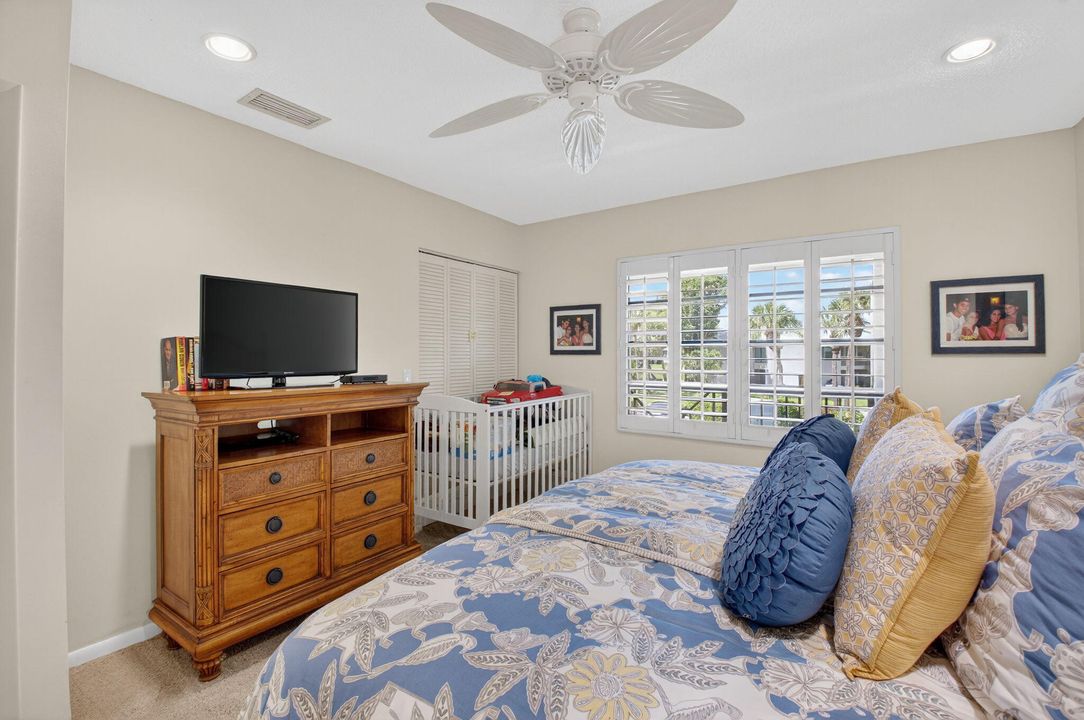 合同活跃: $6,000 (3 贝兹, 2 浴室, 2202 平方英尺)