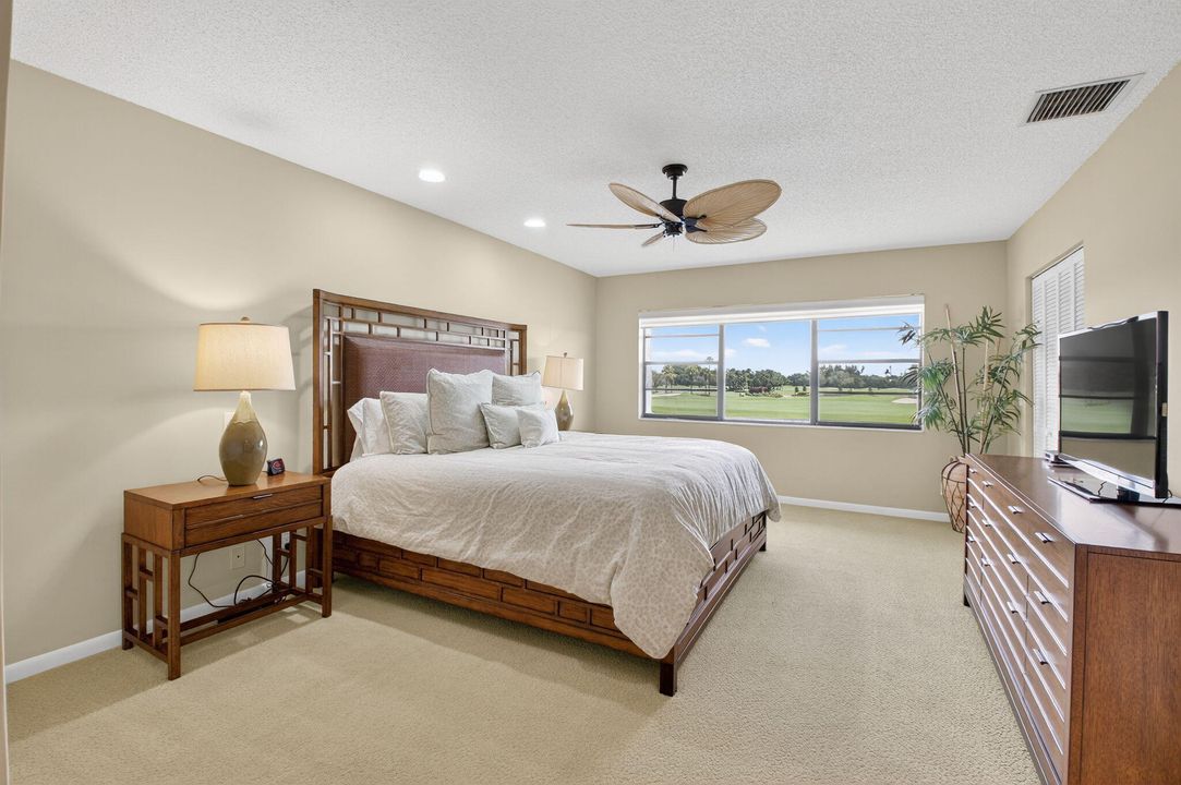 合同活跃: $6,000 (3 贝兹, 2 浴室, 2202 平方英尺)