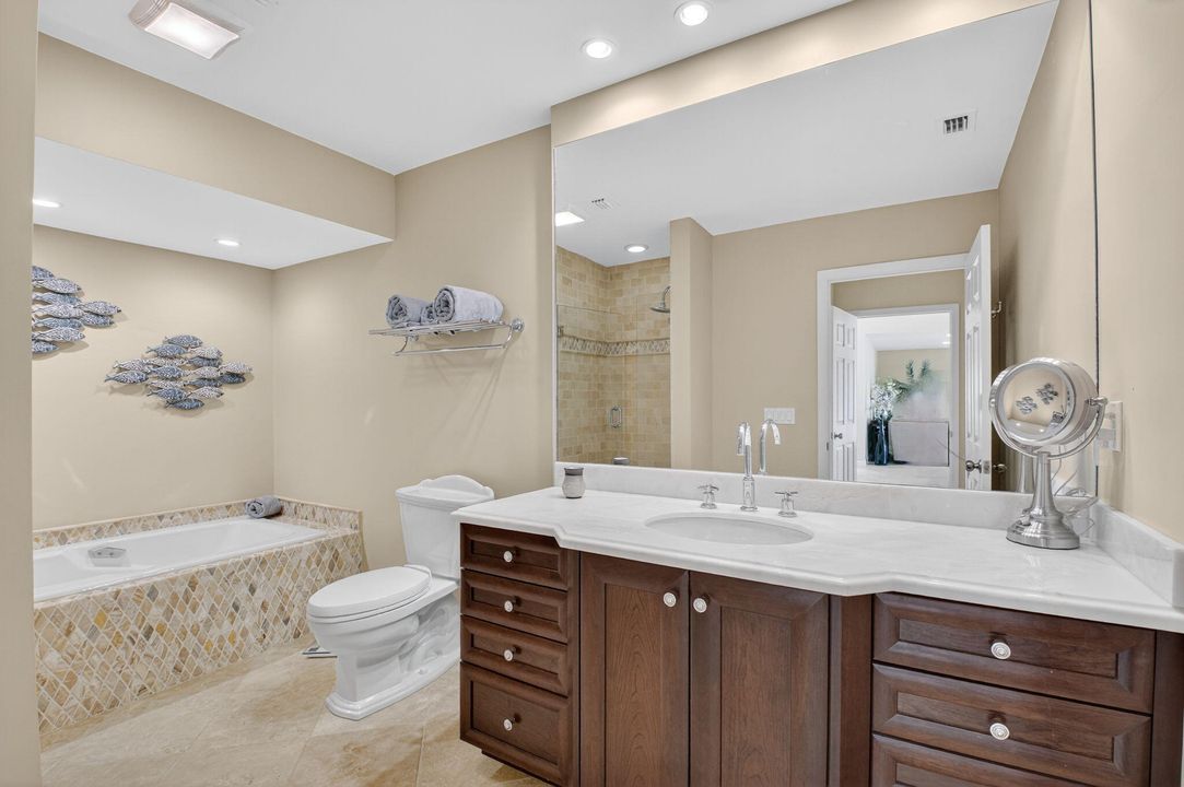 合同活跃: $6,000 (3 贝兹, 2 浴室, 2202 平方英尺)