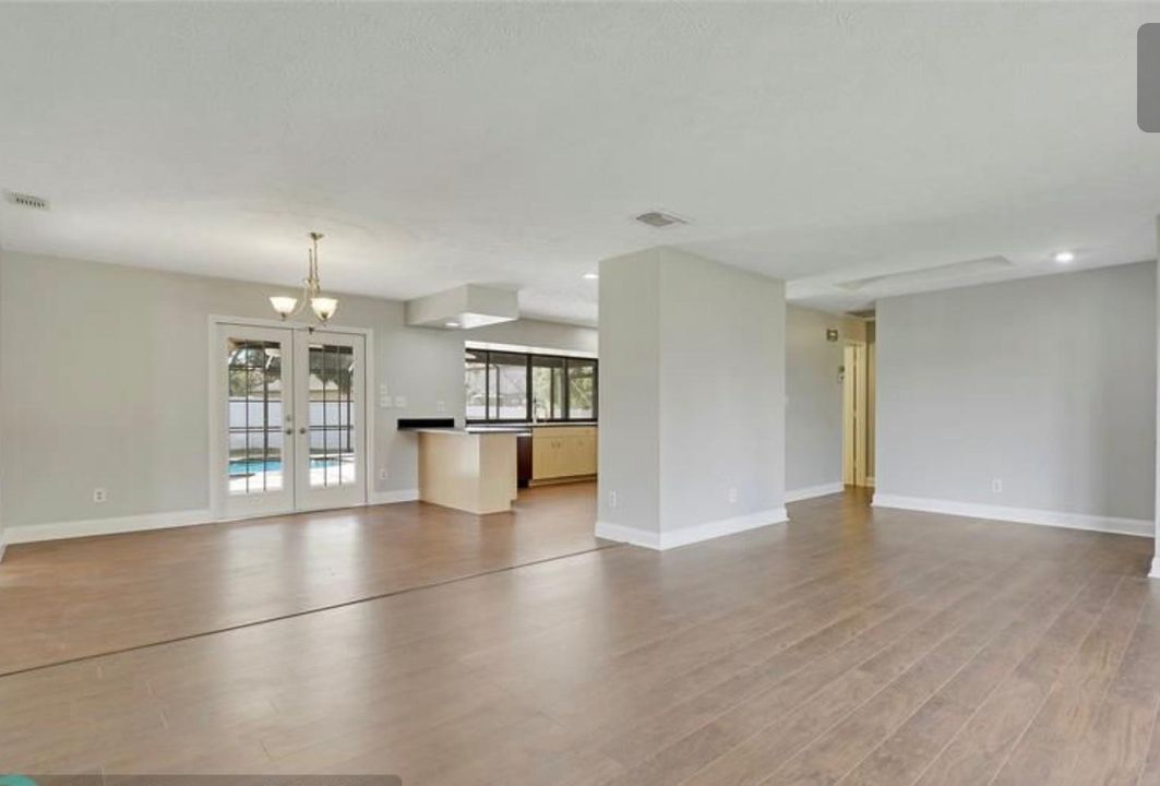 Под контрактом: $320,000 (3 спален, 2 ванн, 1512 Квадратных фут)