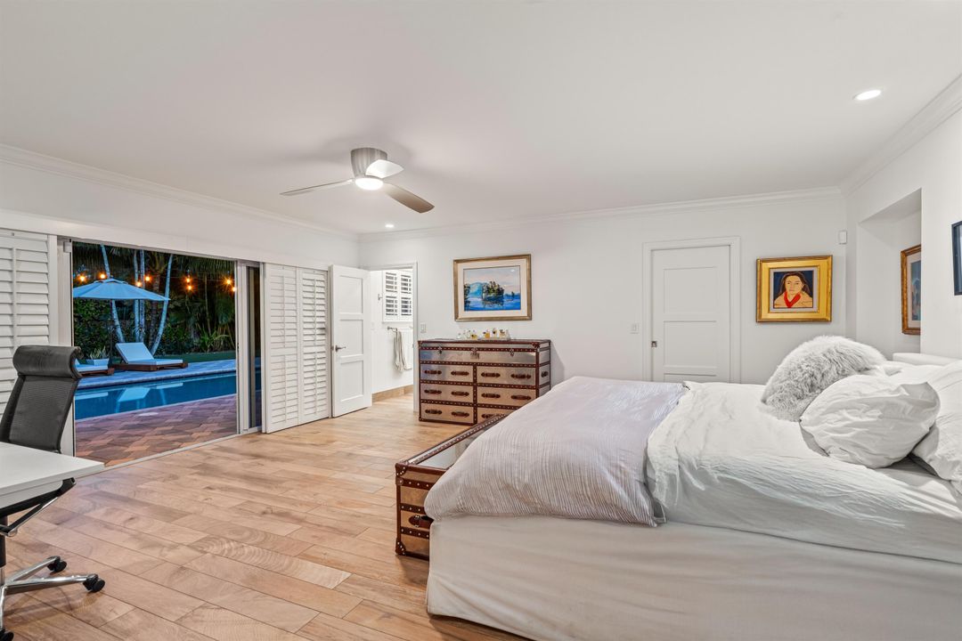 合同活跃: $2,495,000 (4 贝兹, 3 浴室, 2796 平方英尺)