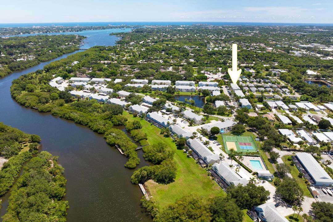 最近售出: $335,000 (2 贝兹, 2 浴室, 1176 平方英尺)