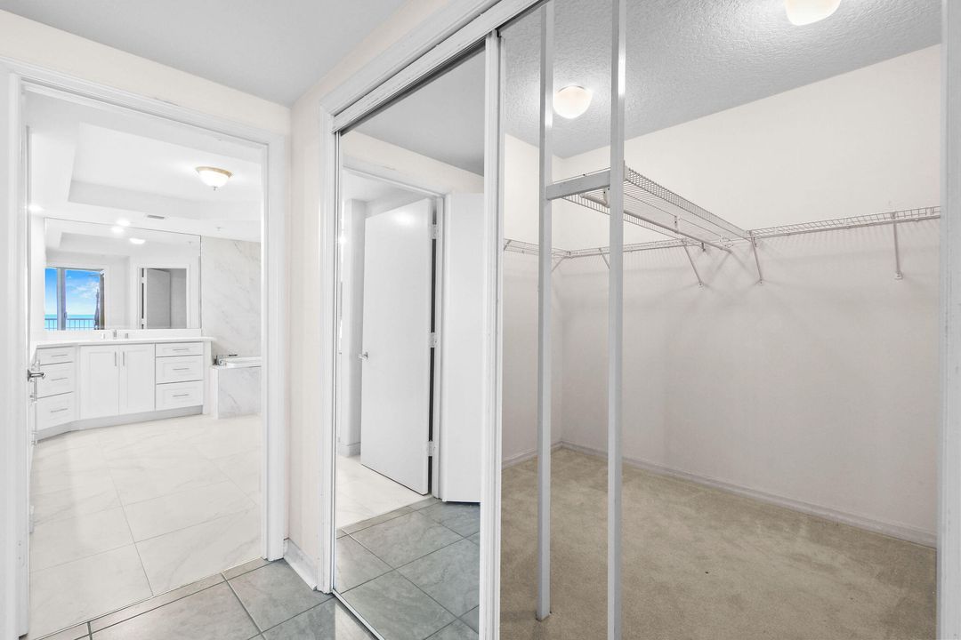 En Venta: $1,050,000 (3 camas, 2 baños, 2369 Pies cuadrados)