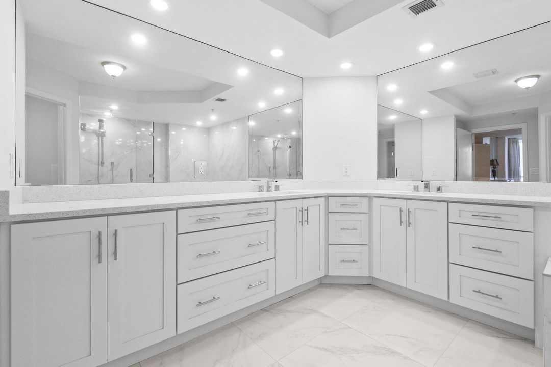 En Venta: $1,050,000 (3 camas, 2 baños, 2369 Pies cuadrados)