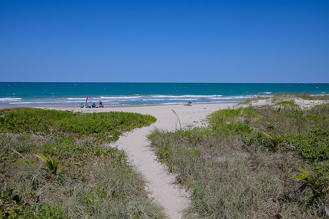 В аренду: $4,000 (3 спален, 3 ванн, 2387 Квадратных фут)