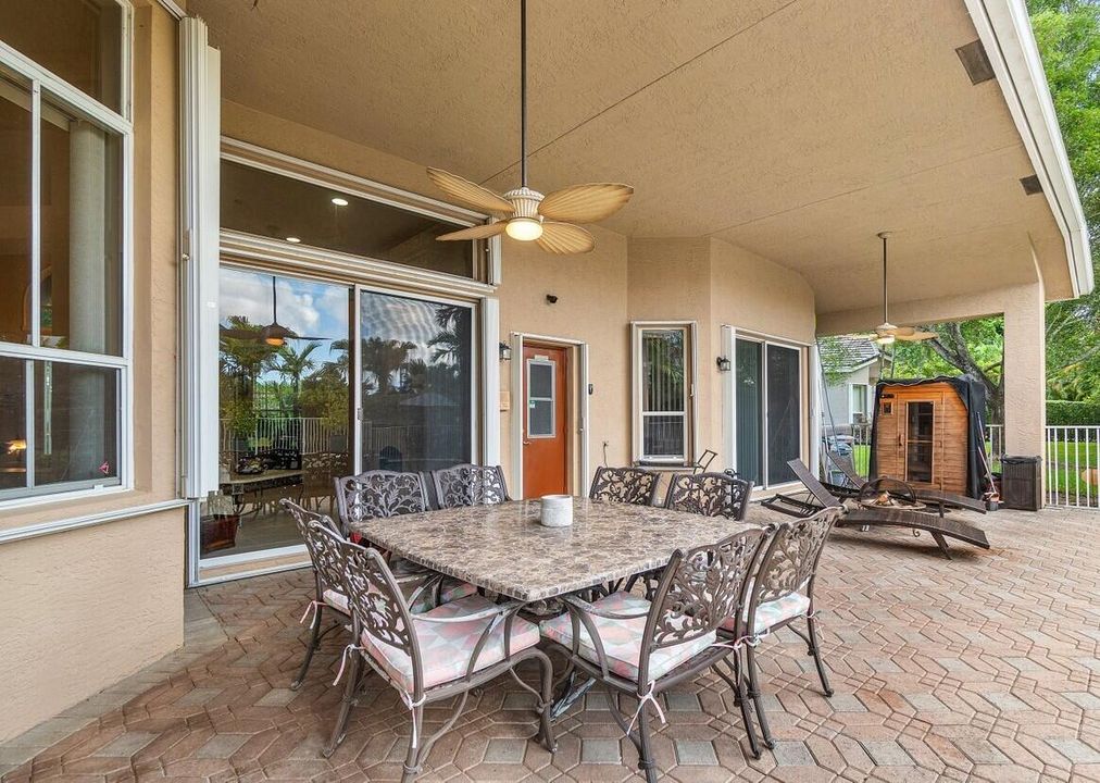 Activo con contrato: $1,150,000 (5 camas, 3 baños, 3178 Pies cuadrados)