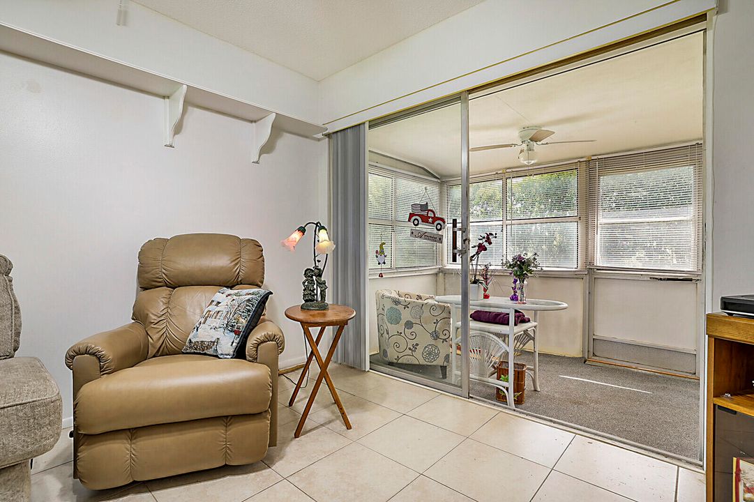 Active With Contract: $65,000 (1 beds, 1 baths, 611 Square Feet)