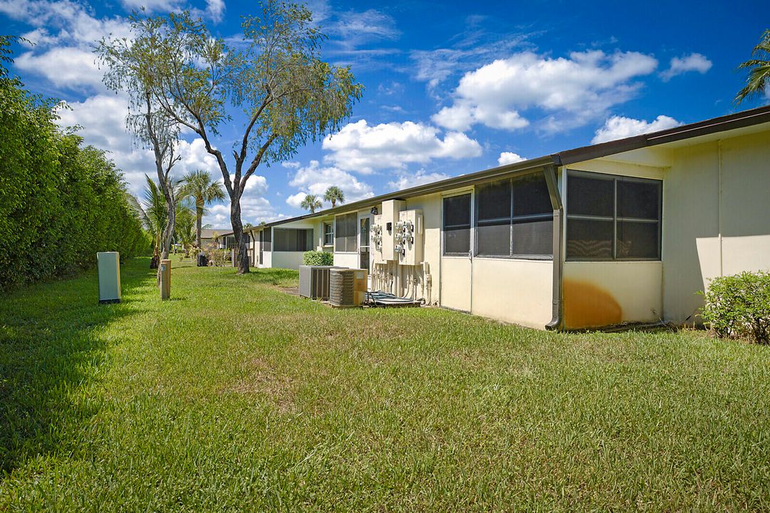 Active With Contract: $65,000 (1 beds, 1 baths, 611 Square Feet)