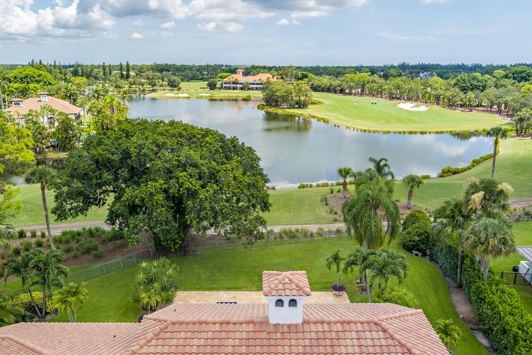 出租: $15,000 (4 贝兹, 4 浴室, 4414 平方英尺)