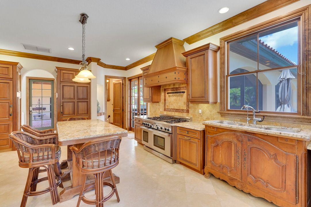 For Rent: $16,000 (4 beds, 4 baths, 5510 Square Feet)