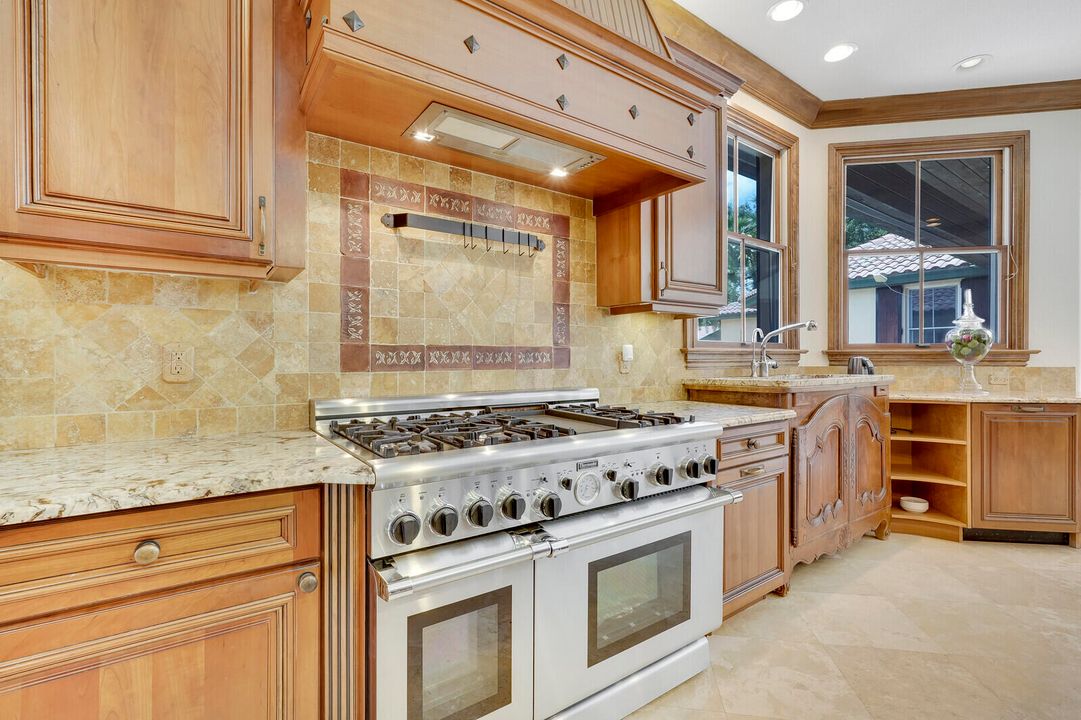 For Rent: $16,000 (4 beds, 4 baths, 5510 Square Feet)