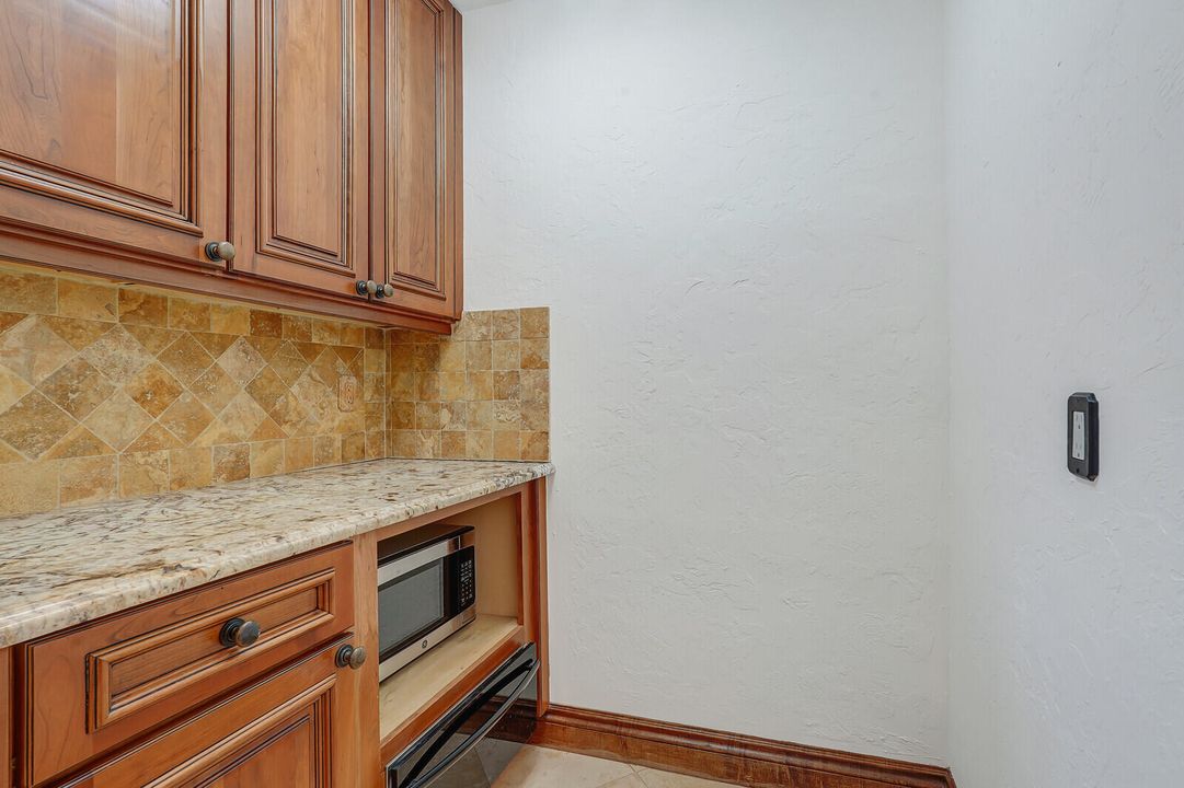 For Rent: $16,000 (4 beds, 4 baths, 5510 Square Feet)