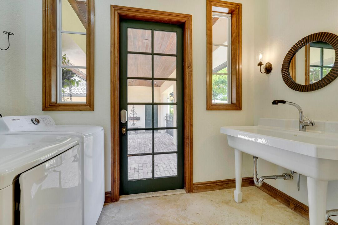 For Rent: $16,000 (4 beds, 4 baths, 5510 Square Feet)