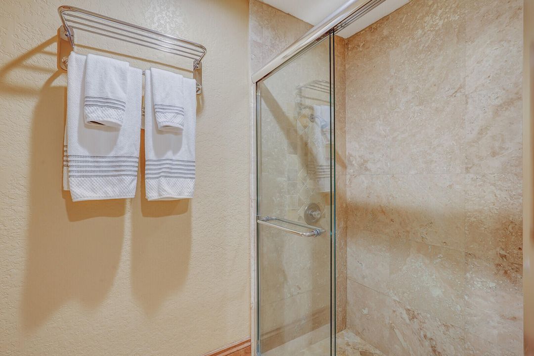 For Rent: $16,000 (4 beds, 4 baths, 5510 Square Feet)