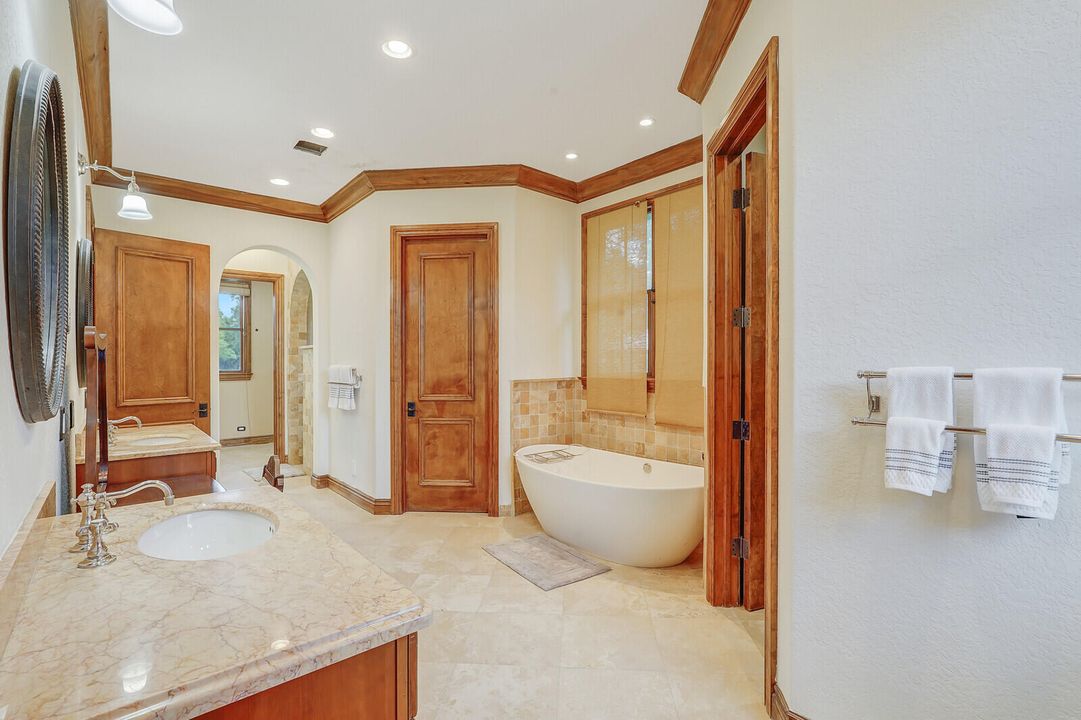 For Rent: $16,000 (4 beds, 4 baths, 5510 Square Feet)