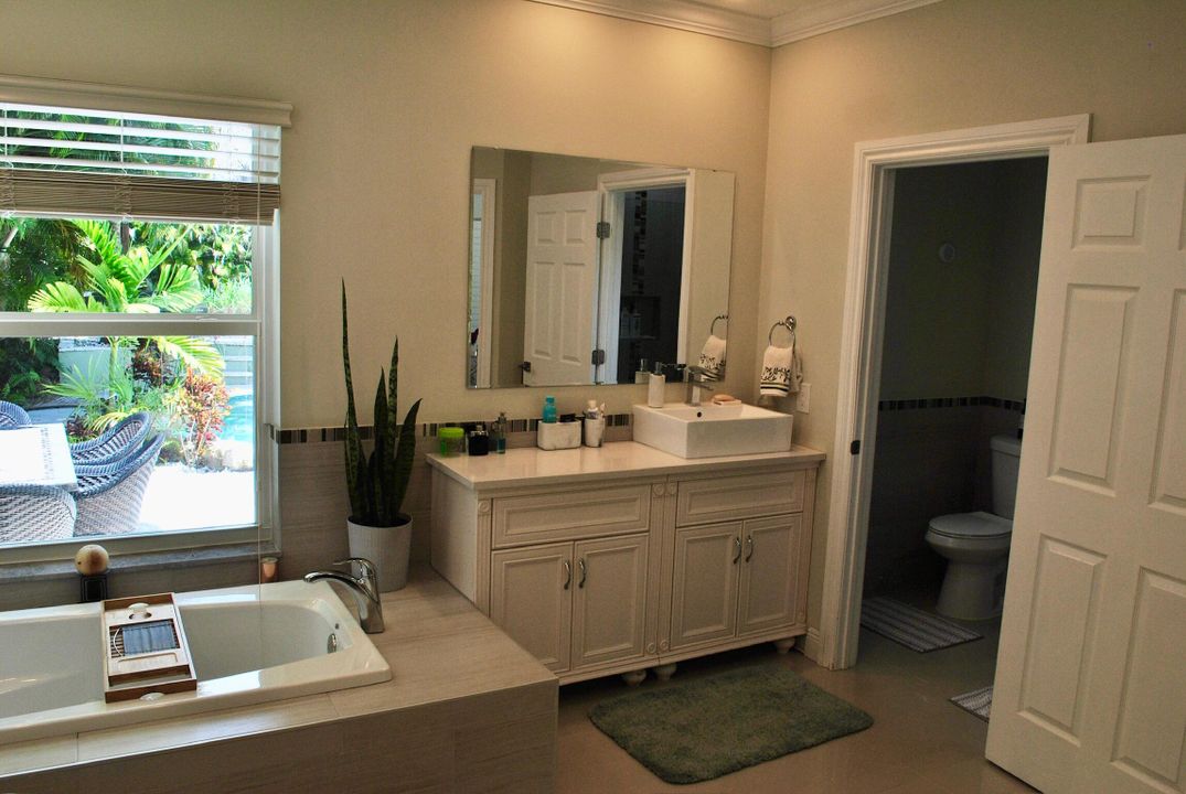 На продажу: $2,100,000 (4 спален, 2 ванн, 3766 Квадратных фут)