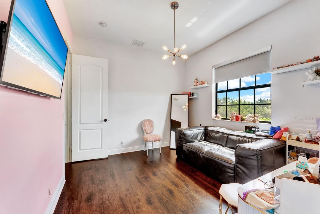 Active With Contract: $1,889,000 (6 beds, 4 baths, 4441 Square Feet)