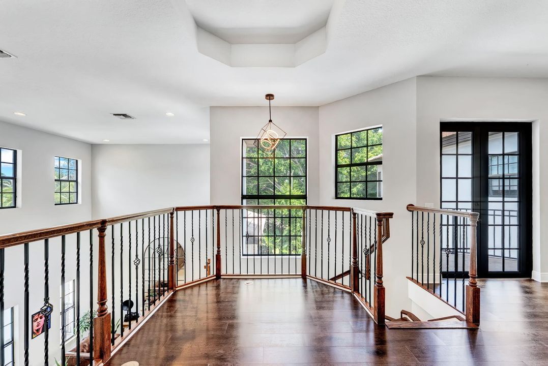 Active With Contract: $1,889,000 (6 beds, 4 baths, 4441 Square Feet)