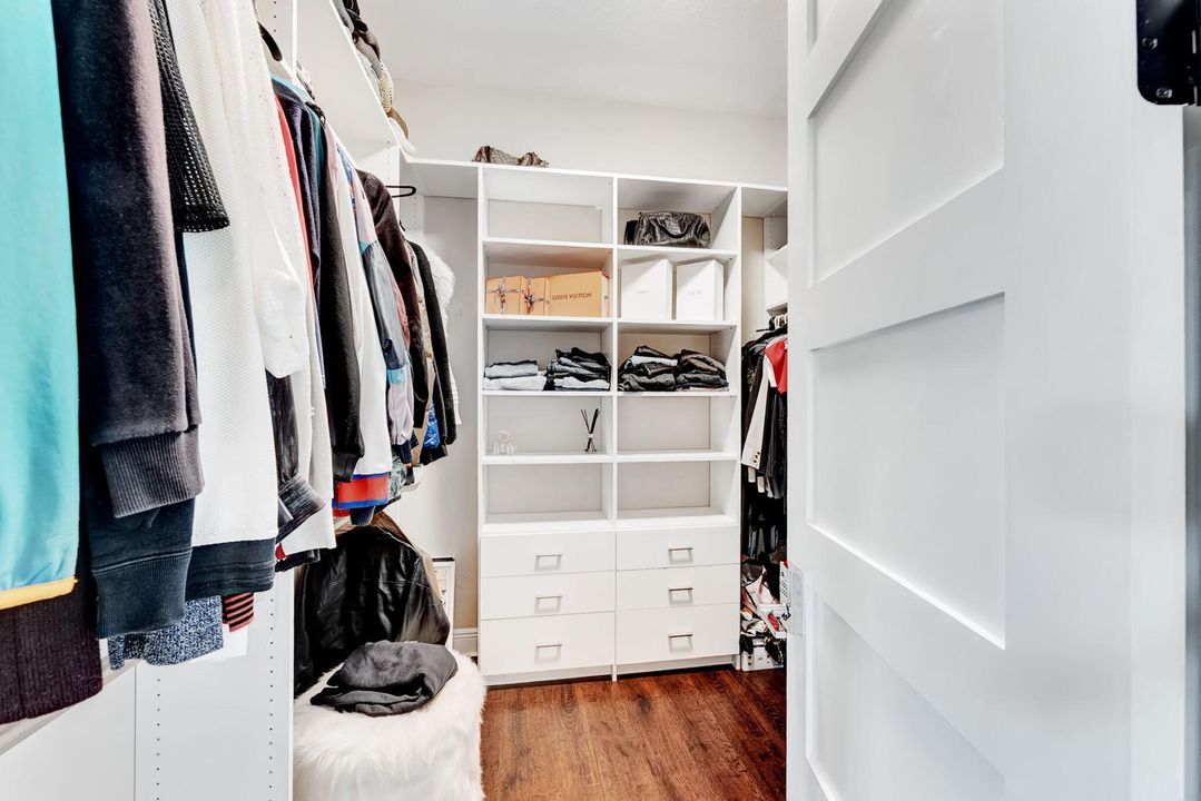 Active With Contract: $1,889,000 (6 beds, 4 baths, 4441 Square Feet)