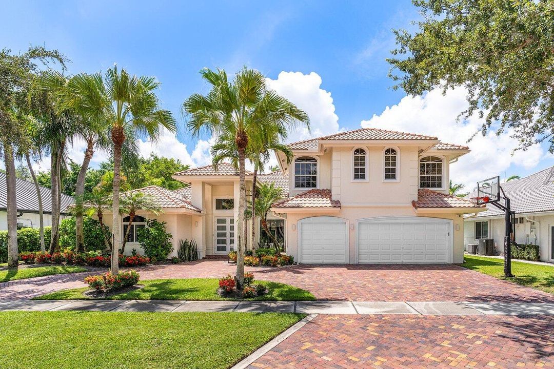 Recently Sold: $3,500,000 (5 beds, 4 baths, 4211 Square Feet)
