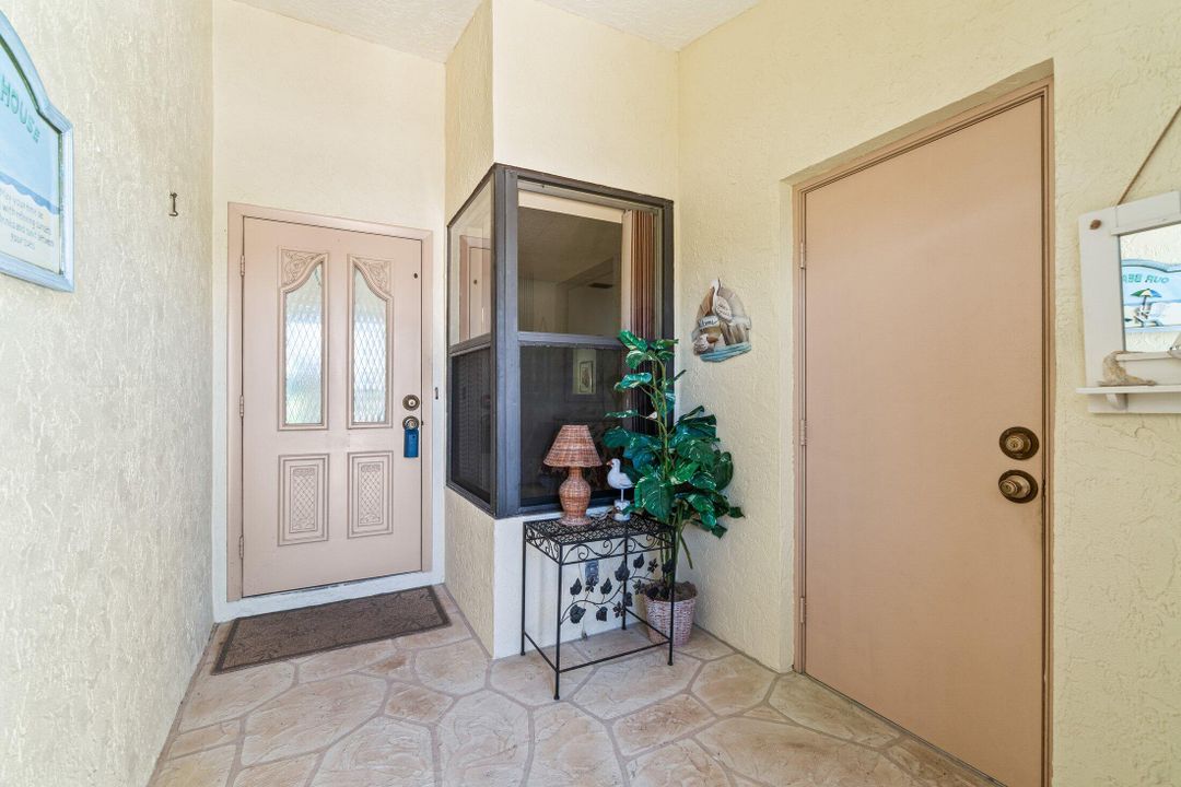 For Sale: $329,900 (2 beds, 2 baths, 1638 Square Feet)